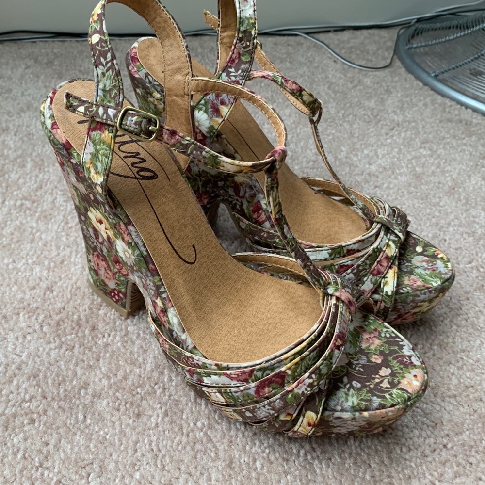 Mtng platform sandals size 38 - Picture 5 of 5